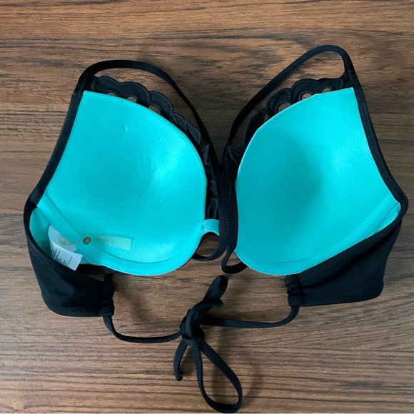 Shade & Shore Black and Green Bikini with Molded Cups - Picture 5 of 7